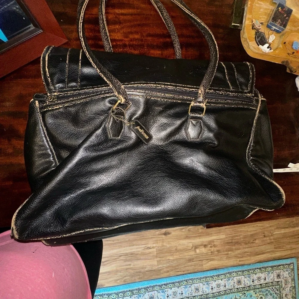 FINA FIRENZE TRAVEL DISTRESSED LEATHER MESSENGER BAG MANY POKETS .